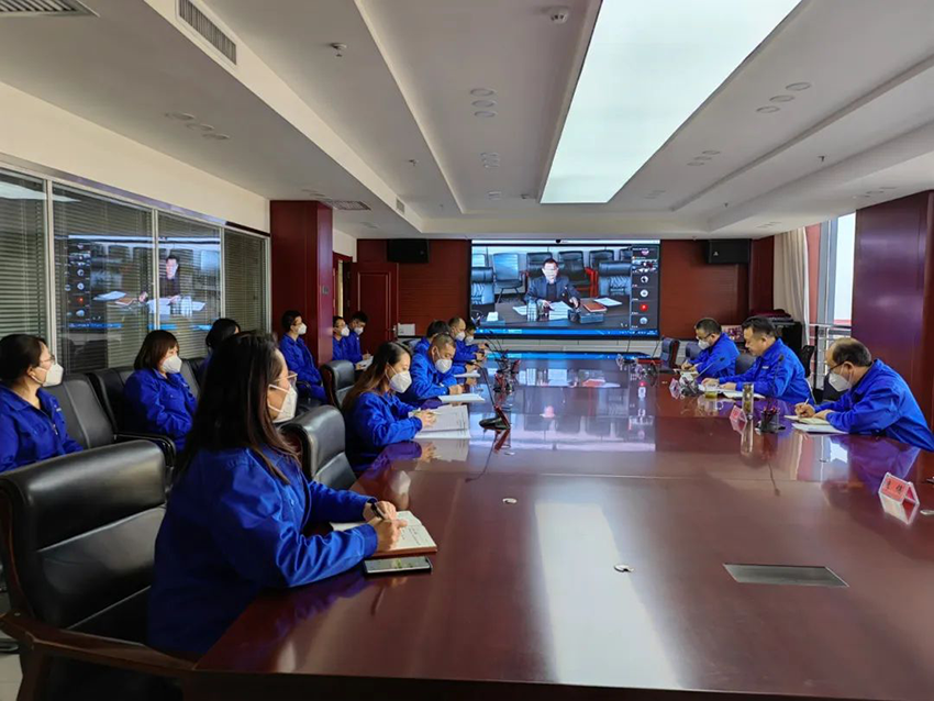 集團公司黨委委員、副總經(jīng)理康海軍在基層聯(lián)系點宣講黨的二十大精神