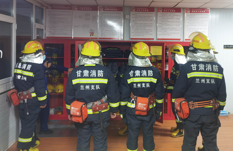 【“三抓三促”進(jìn)行時(shí)】蘭州高新區(qū)消防救援大隊(duì)定遠(yuǎn)消防站深入隴神戎發(fā)開(kāi)展“實(shí)戰(zhàn)練兵”消防演練活動(dòng)