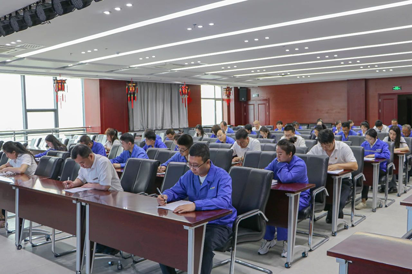 【集團(tuán)要聞】對(duì)標(biāo)合同風(fēng)險(xiǎn)管理 強(qiáng)化民法典學(xué)習(xí)領(lǐng)會(huì)