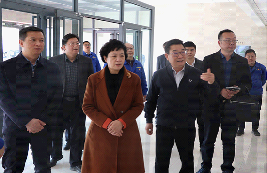 甘肅省副省長(zhǎng)何偉蒞臨隴神戎發(fā)調(diào)研指導(dǎo)工作